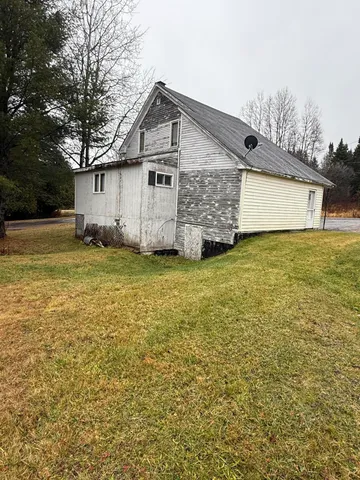 $74,900 | 17 Lake Street, Stockholm, ME 04783
