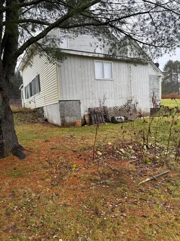 $74,900 | 17 Lake Street, Stockholm, ME 04783