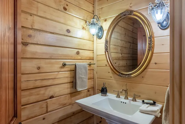 $2,600,000 | 5333 Highway 64, Copperhill, TN 37317