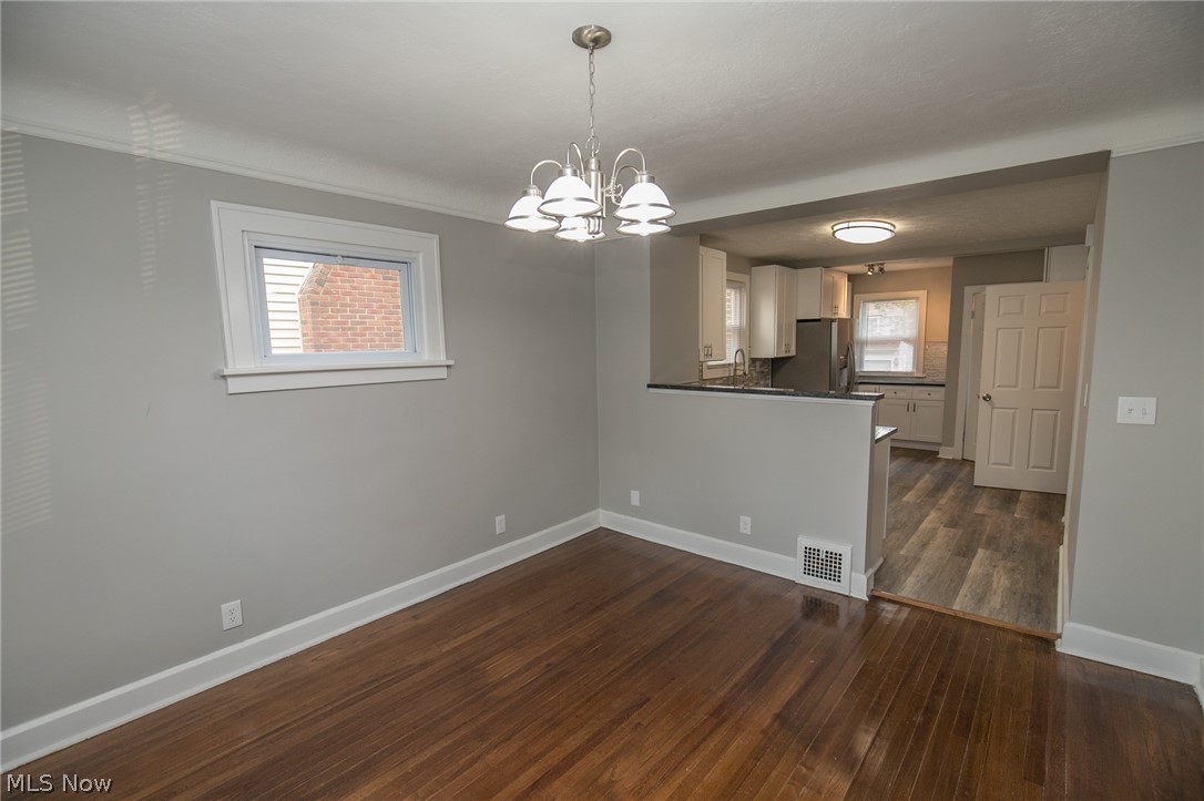 3857 Montevista Road Cleveland, OH 44121 - Photo 7 of 35