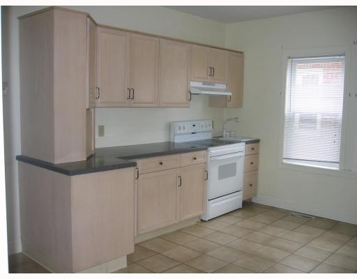 15 Calaman Road Cranston, RI 02910 - Photo 4 of 10 Kitchen.