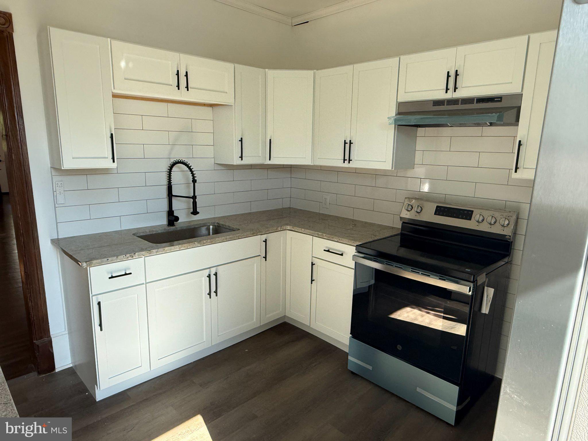 223 Friedensburg Road Reading, PA 19606 - Photo 3 of 29 Kitchen