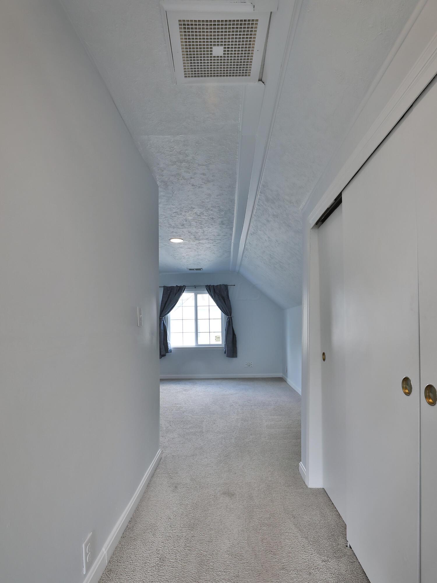 685 South Ashburton Road Columbus, OH 43213 - Photo 23 of 37 685-Ashburton-23