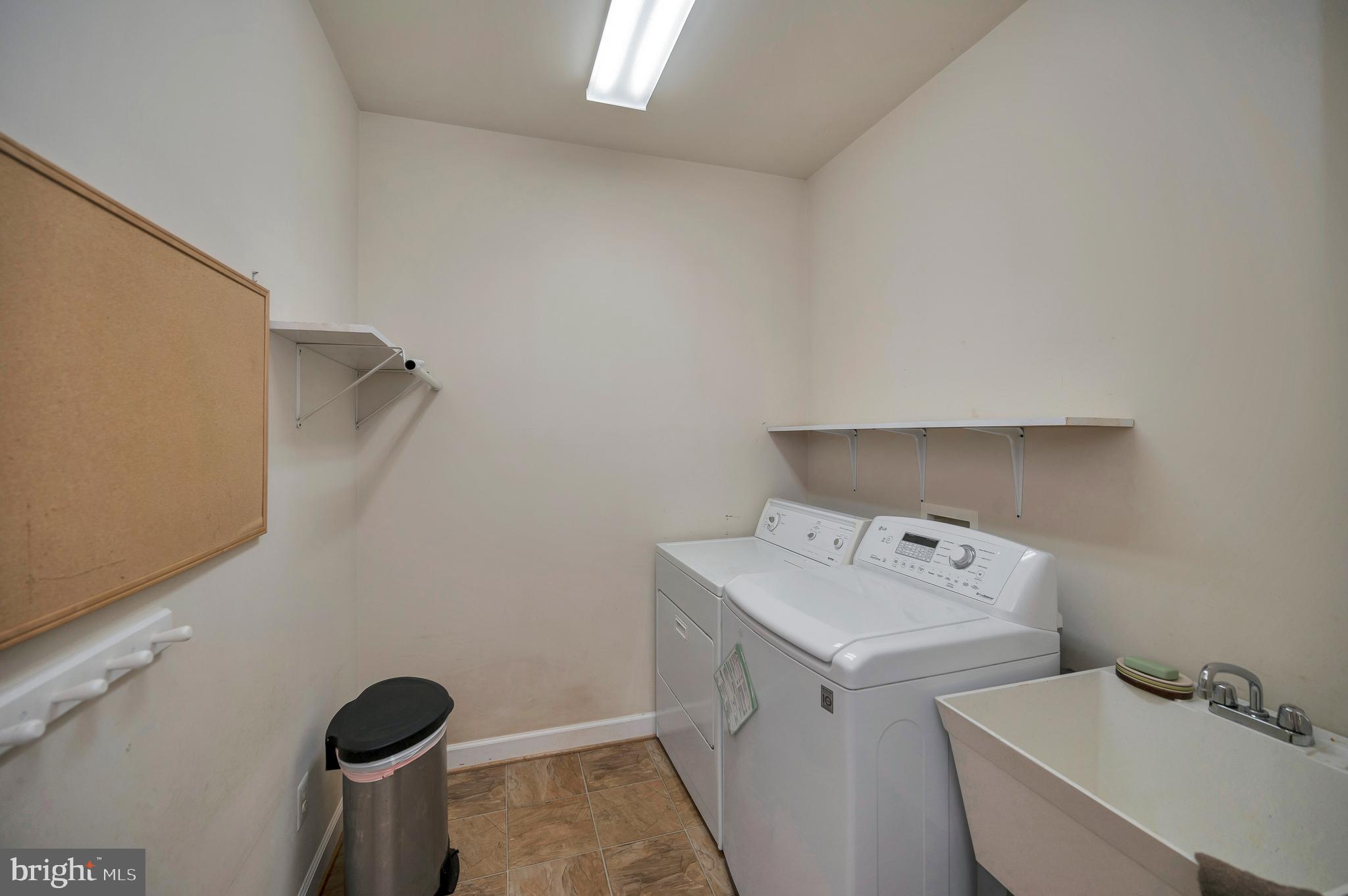 6471 Stoney Road Midland, VA 22728 - Photo 13 of 67 Laundry/mud room