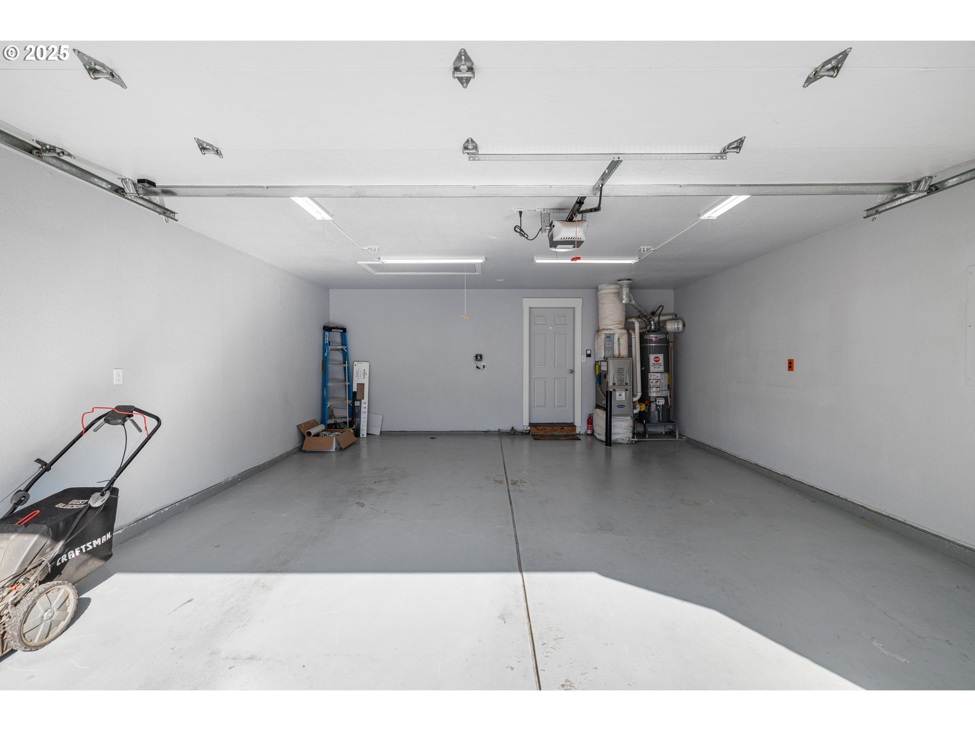 7243 Southwest Applegate Drive Beaverton, OR 97007 - Photo 26 of 39 a view of a room with gym equipment