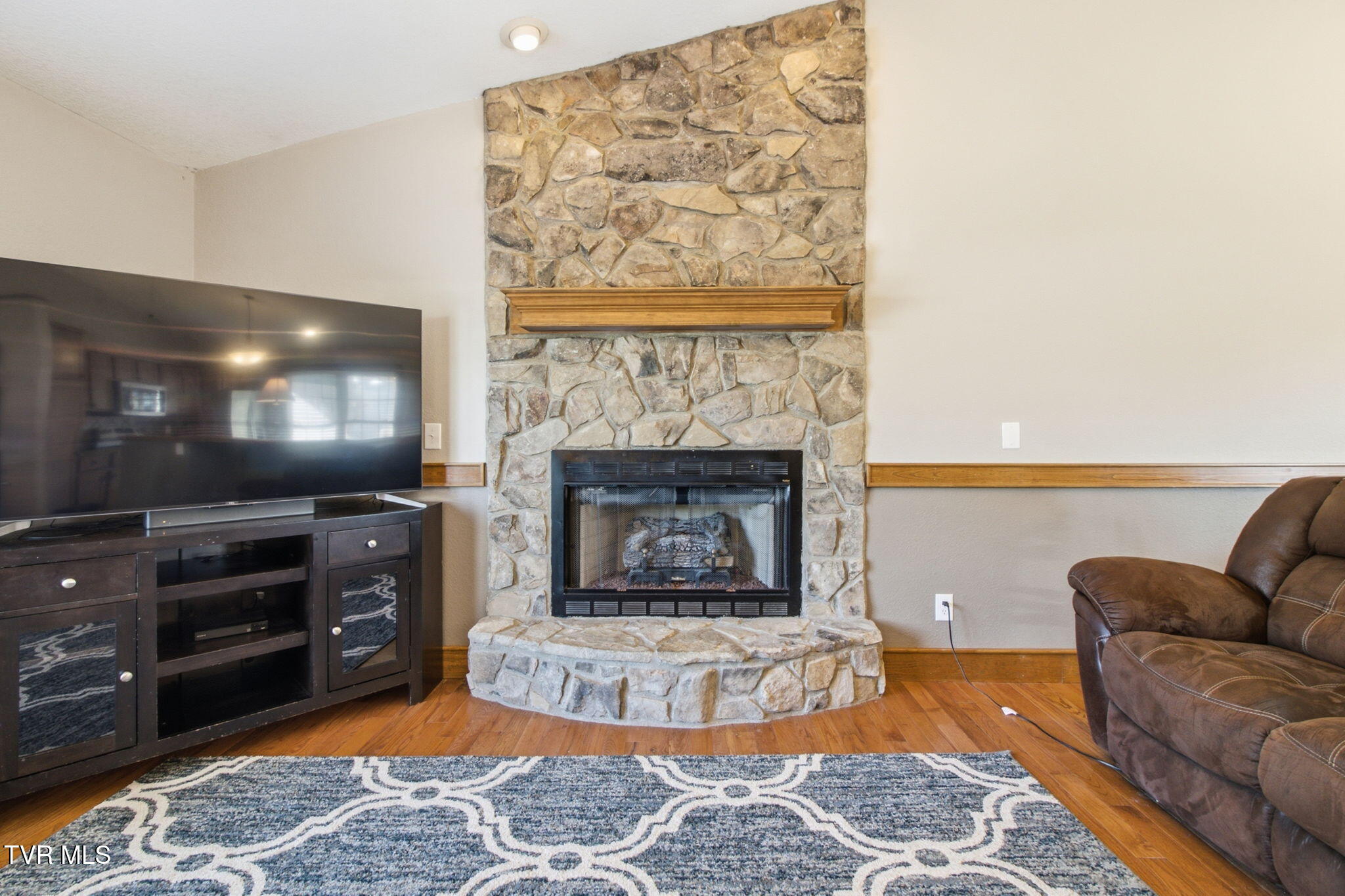 226 Reed Avenue Greeneville, TN 37743 - Photo 3 of 34 3-web-or-mls-DZ3A4698