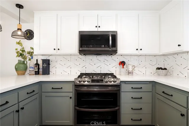 $698,000 | 279 North Holliston Avenue, Unit 4, Pasadena, CA 91106