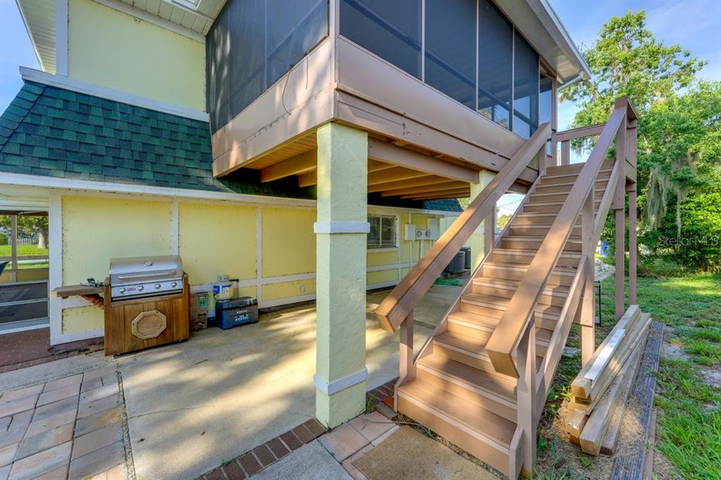 900 North Harbor Terrace Road Tavares, FL 32778 - Photo 22 of 58 a view of outdoor space with seating area