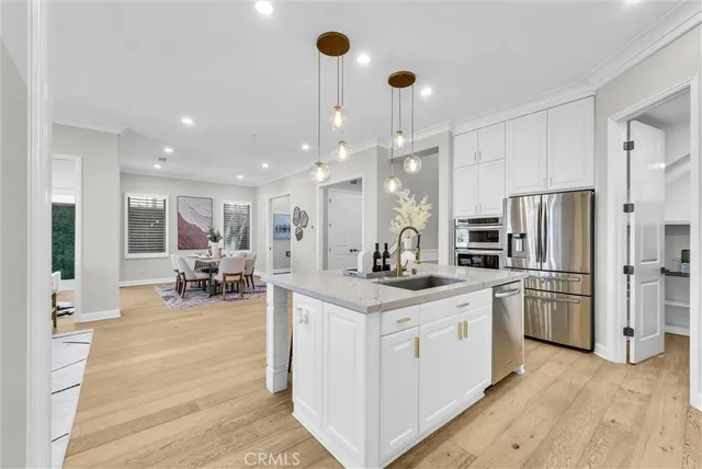 $2,350,000 | 61 Acorn Glen, Irvine, CA 92620