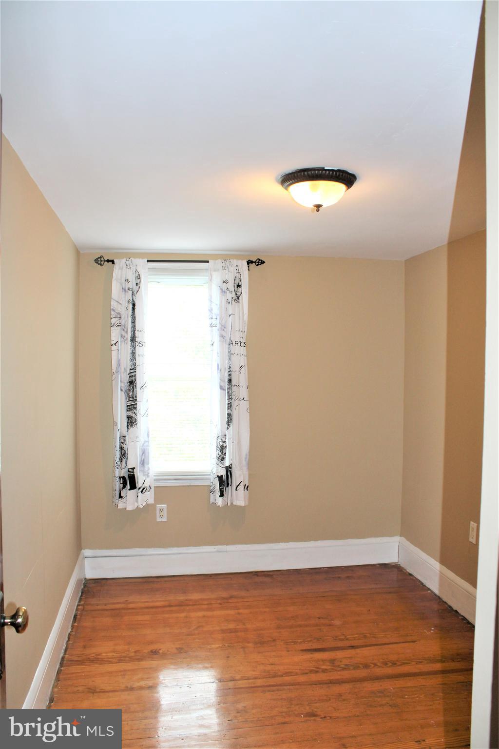 14706 Winchester Road Southwest Cresaptown, MD 21502 - Photo 27 of 39 Upper Level Bedroom 2