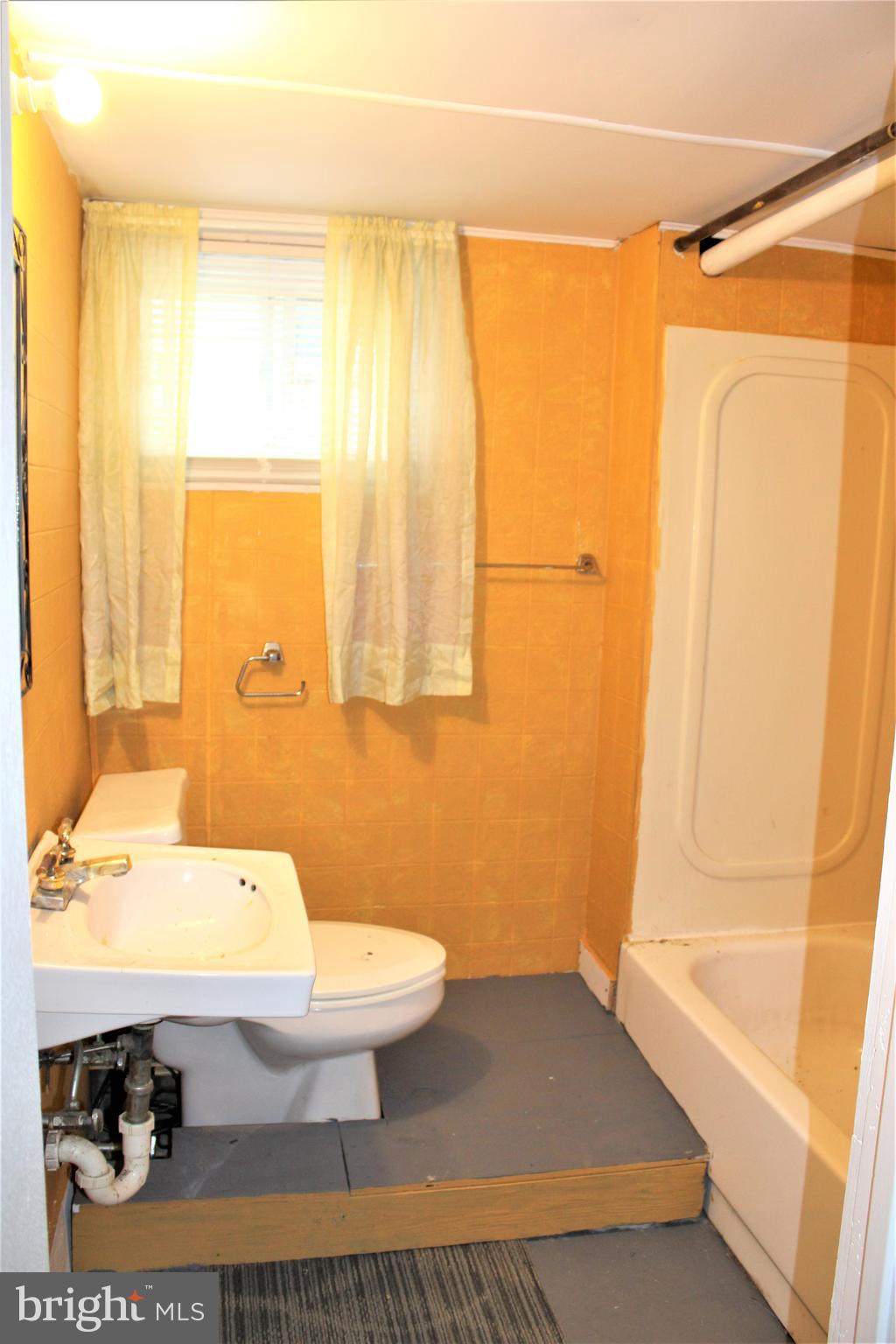 14706 Winchester Road Southwest Cresaptown, MD 21502 - Photo 37 of 39 Lower Level Full Bath 2 View
