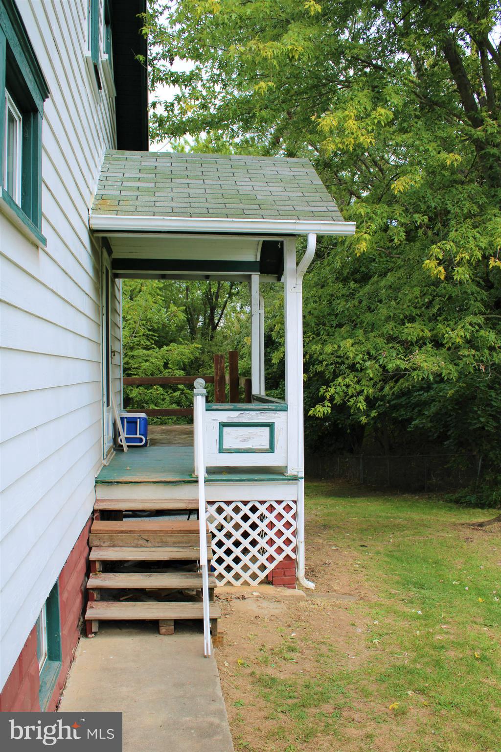 14706 Winchester Road Southwest Cresaptown, MD 21502 - Photo 6 of 39 Right Side Porch View