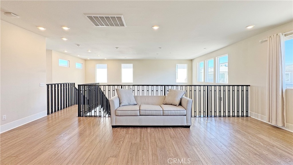 78 Crater Irvine, CA 92618 - Photo 4 of 5