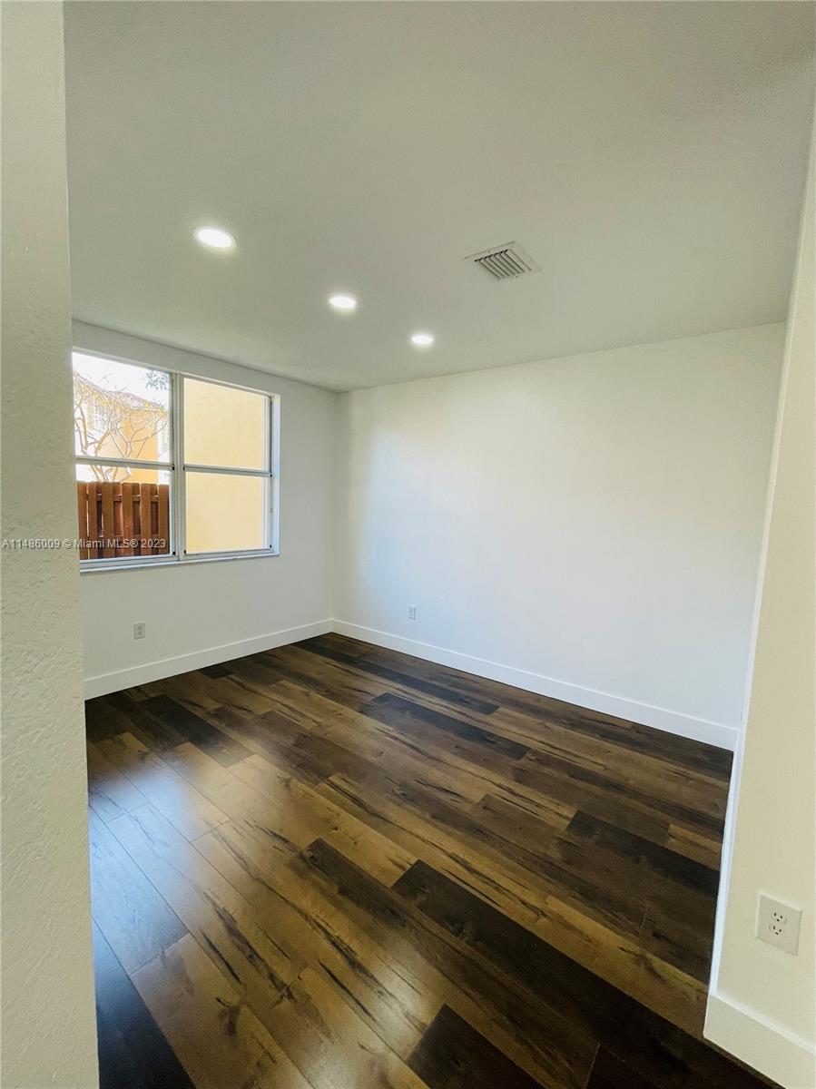 1570 Northeast 33rd Road, Unit 10911 Homestead, FL 33033 - Photo 12 of 58 Gallery Image 12
