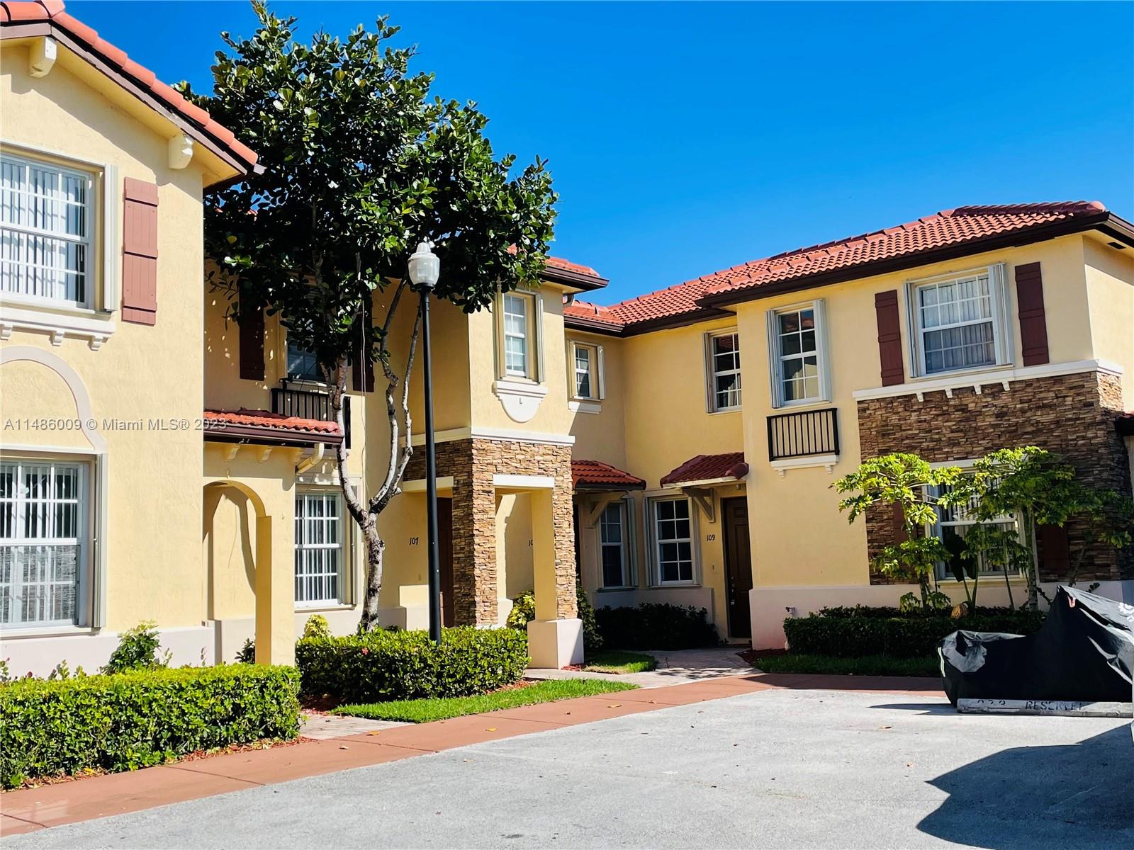 1570 Northeast 33rd Road, Unit 10911 Homestead, FL 33033 - Photo 3 of 58 Gallery Image 3