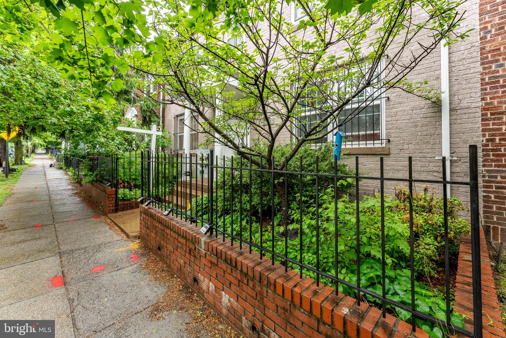 1840 D Street Northeast, Unit 1 Washington, DC 20002 - Photo 38 of 40 a view of a backyard