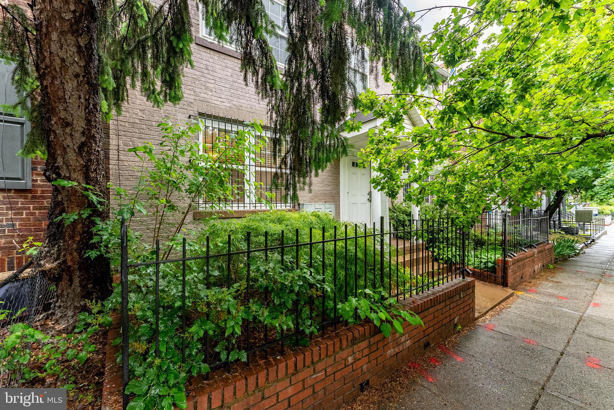 1840 D Street Northeast, Unit 1 Washington, DC 20002 - Photo 39 of 40 a view of a garden