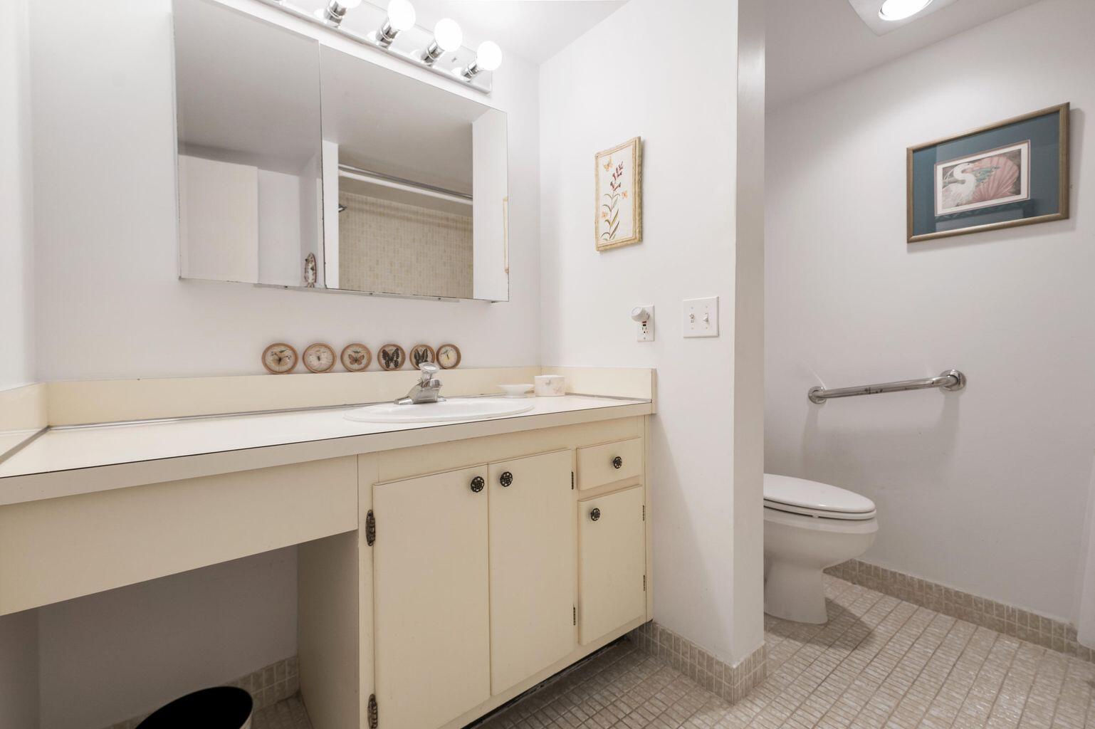 1111 South Ocean Boulevard, Unit 317 Boca Raton, FL 33432 - Photo 27 of 46 2nd En-suite Bath