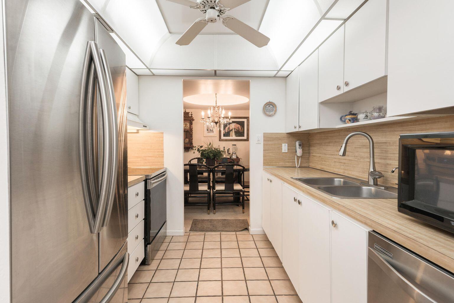 1111 South Ocean Boulevard, Unit 317 Boca Raton, FL 33432 - Photo 10 of 46 Kitchen