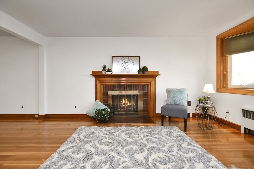 27 Pelham Road Waltham, MA 02453 - Photo 5 of 30 Gallery Image 5