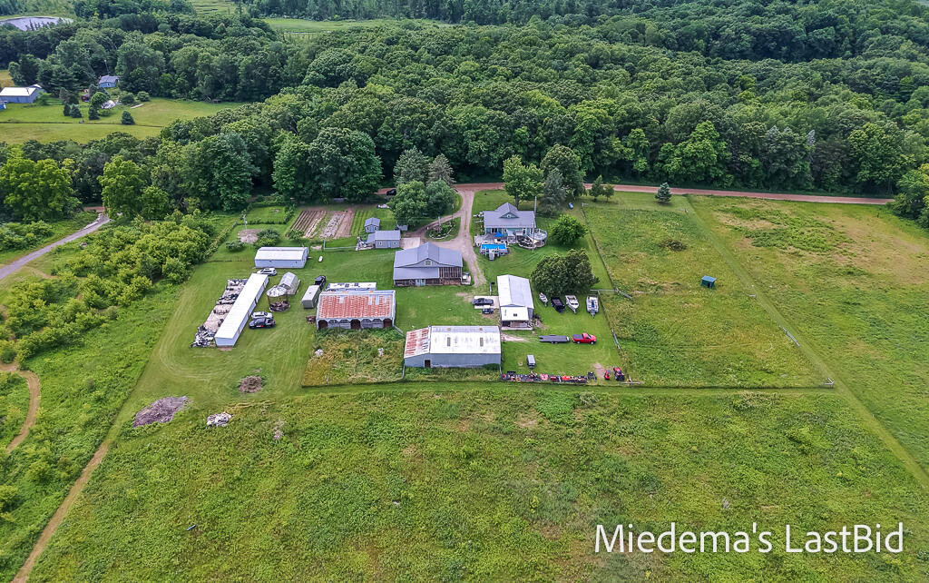 12915 Cassidy Road Bellevue, MI 49021 - Photo 32 of 128 12915CassidyRd-34LoRes