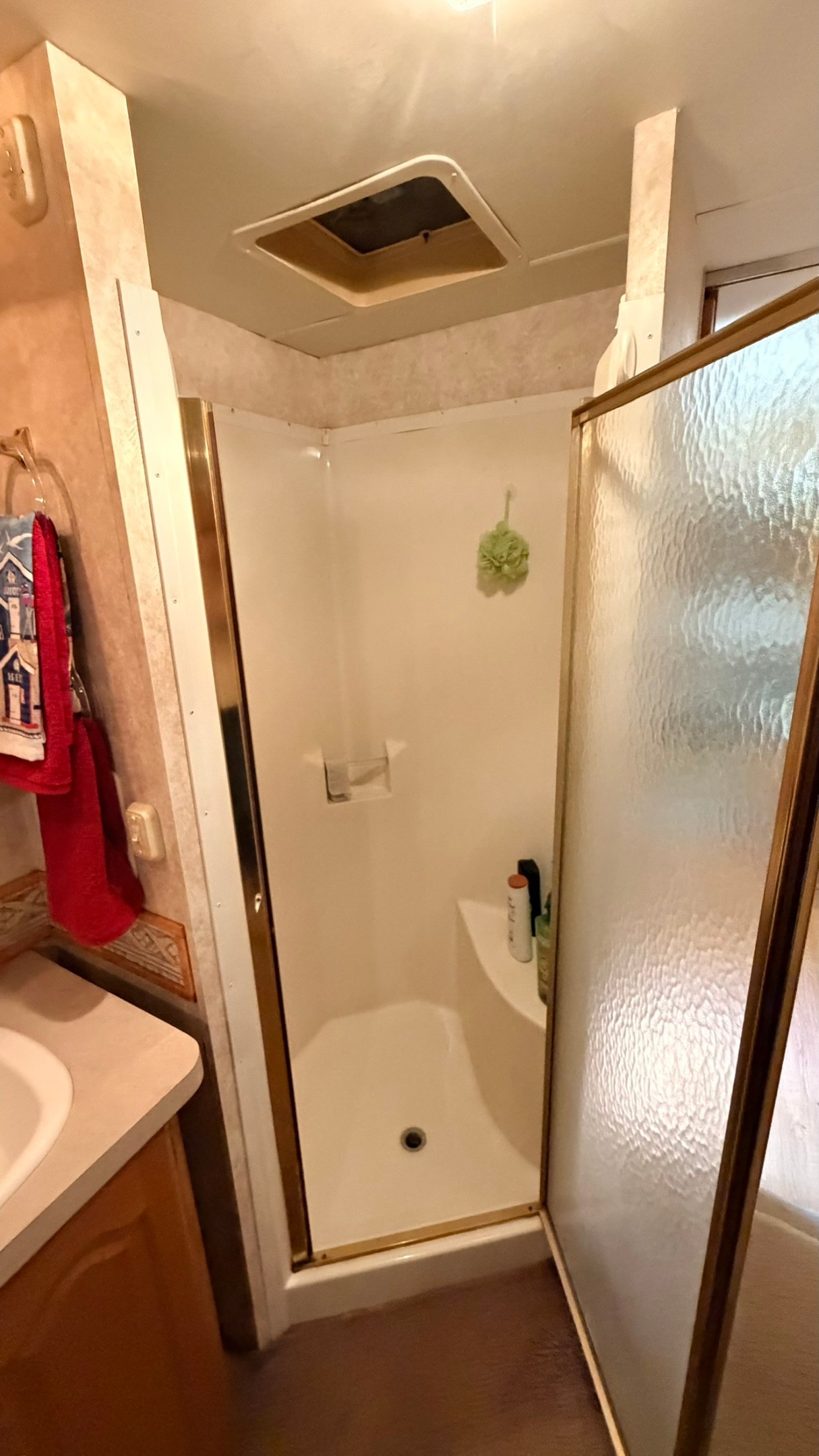 361 Medina Drive Trinity, TX 75862 - Photo 14 of 46 a bathroom with a bathtub