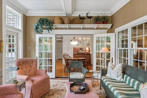 $1,100,000 | 925 Brockton Lane North, Plymouth, MN 55447