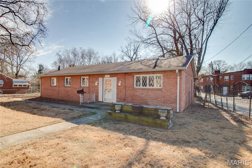 1155 Washington Avenue Alton, IL 62002 - Photo 2 of 37