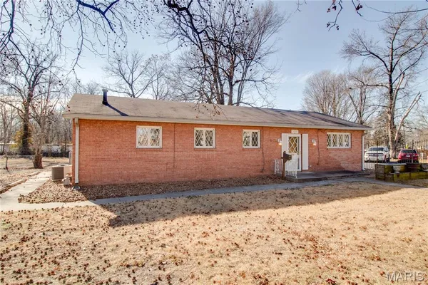 $169,000 | 1155 Washington Avenue, Alton, IL 62002