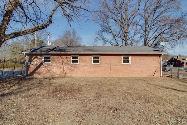 $169,000 | 1155 Washington Avenue, Alton, IL 62002