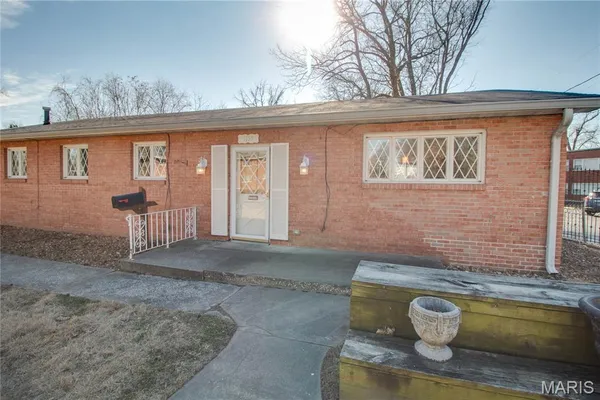 $169,000 | 1155 Washington Avenue, Alton, IL 62002