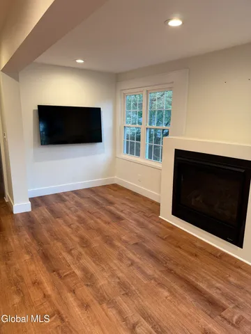 $3,300 | 60 Ash Street, Saratoga Springs, NY 12866