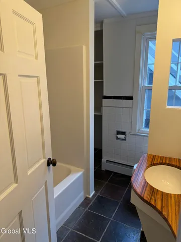 $3,300 | 60 Ash Street, Saratoga Springs, NY 12866