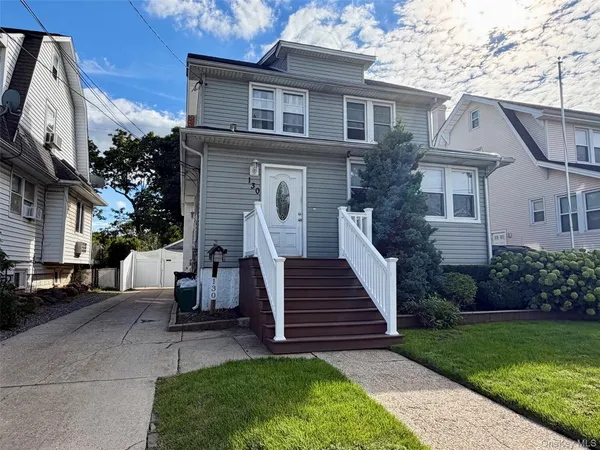 $3,200 | 130 Lyon Place, Unit 1, Lynbrook, NY 11563