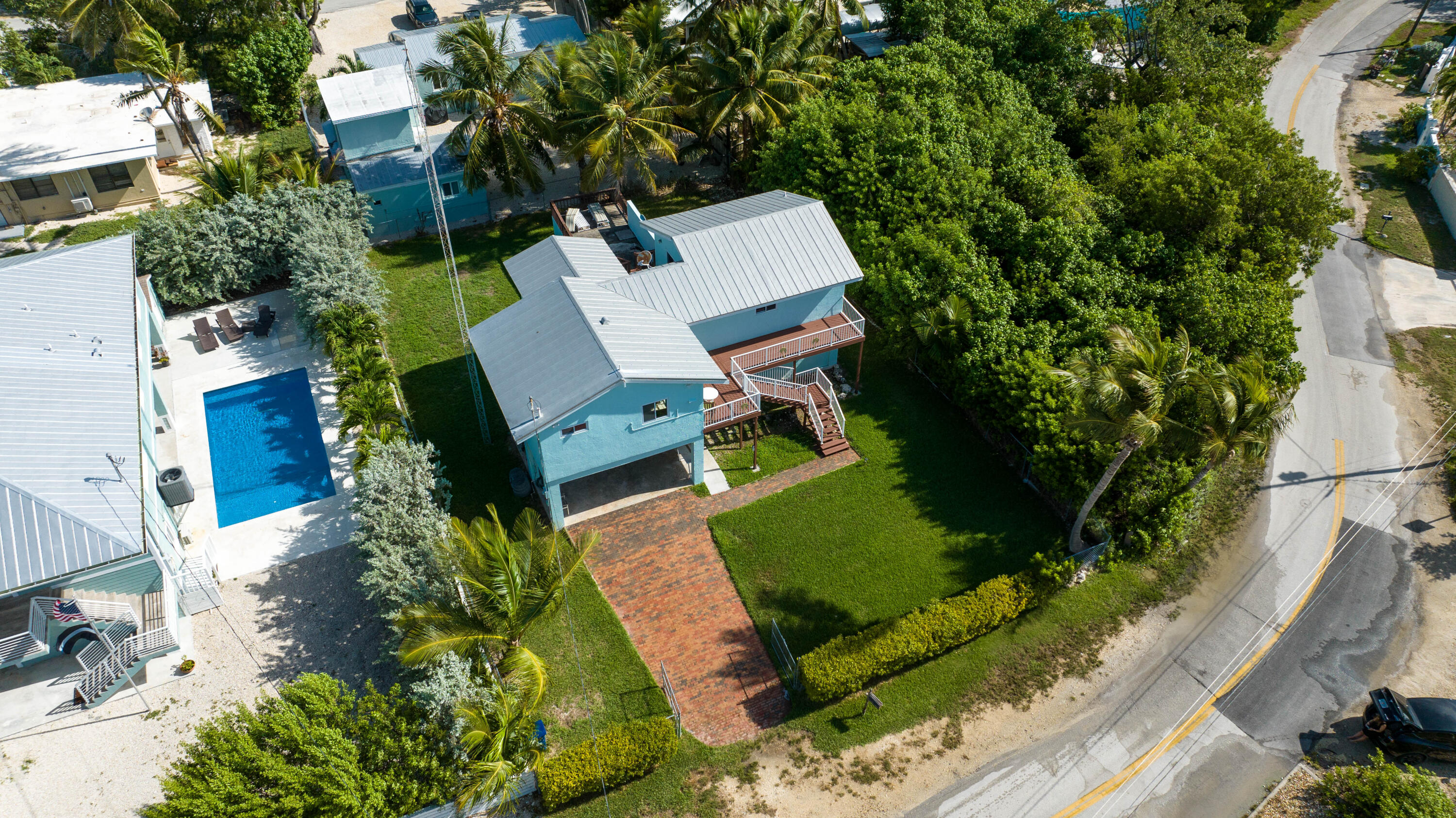 18 North Channel Drive Key Largo, FL 33037 - Photo 24 of 40 an aerial view of a house with a yard