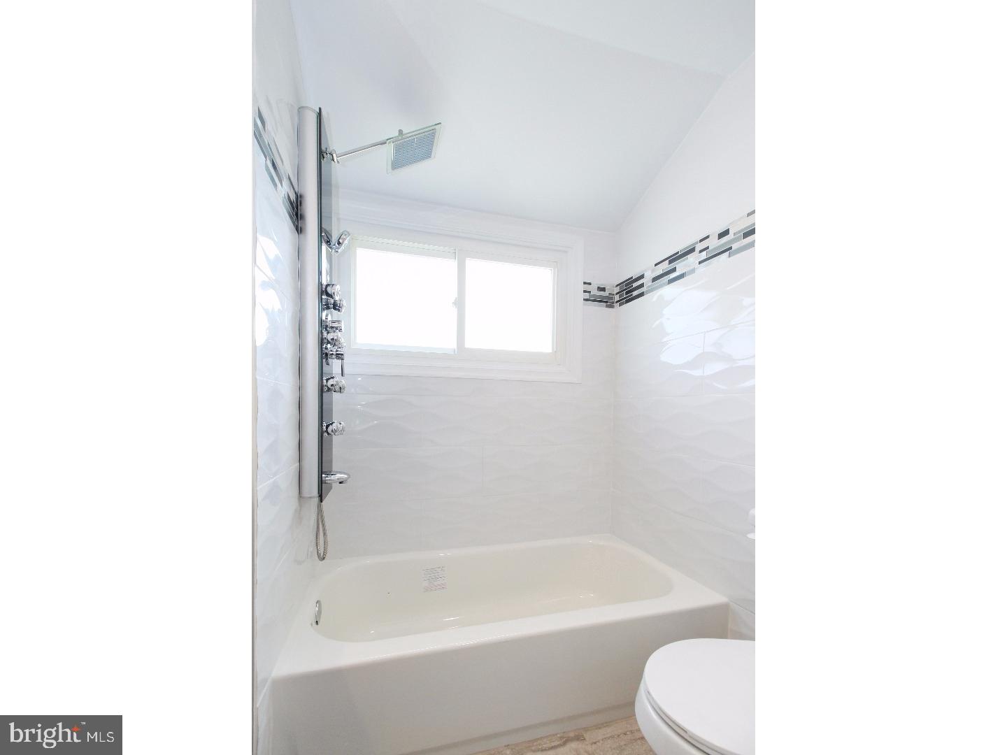 40 Plumtree Road Levittown, PA 19056 - Photo 19 of 25 Bathroom
