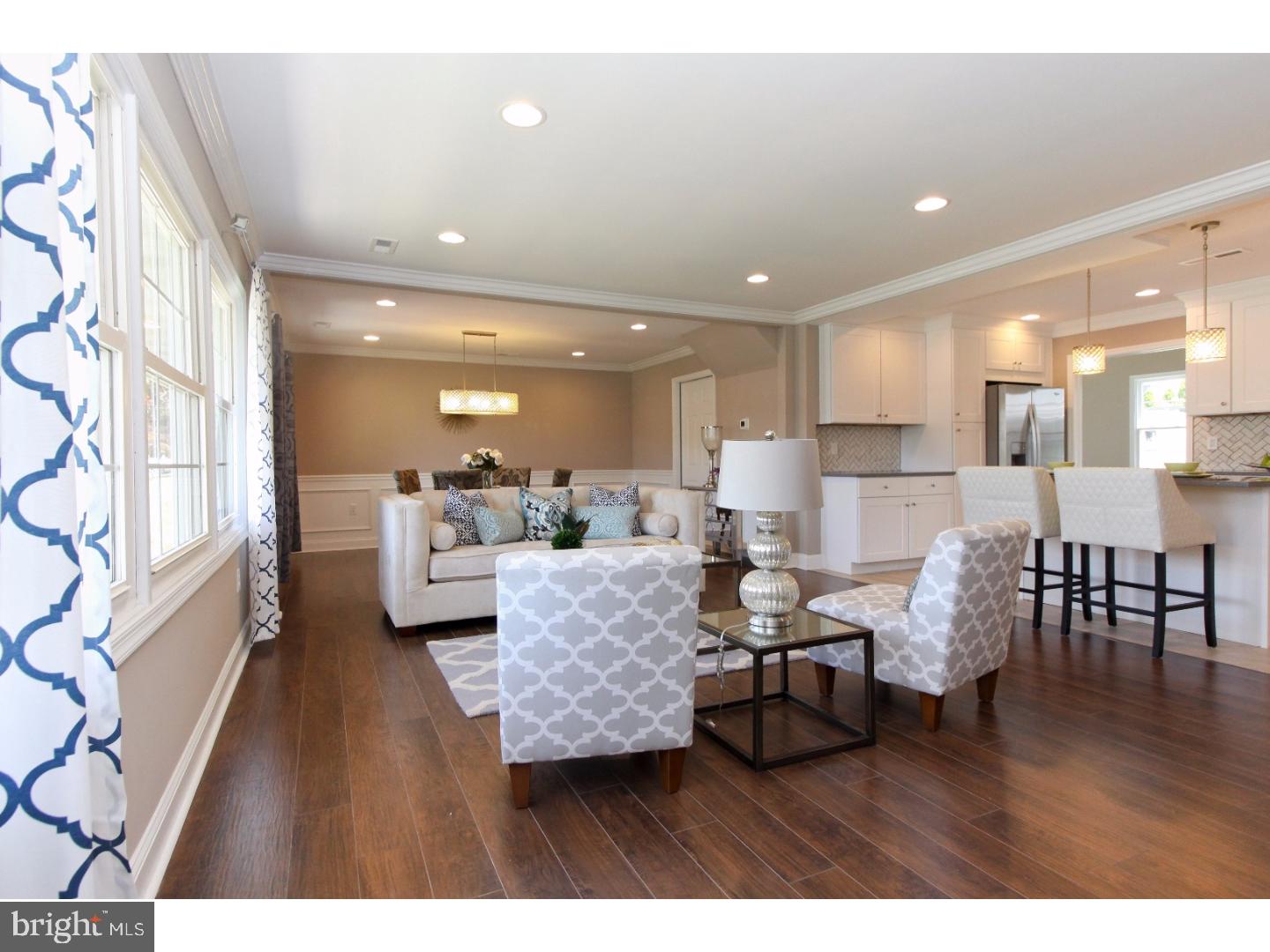 40 Plumtree Road Levittown, PA 19056 - Photo 2 of 25 Living Room