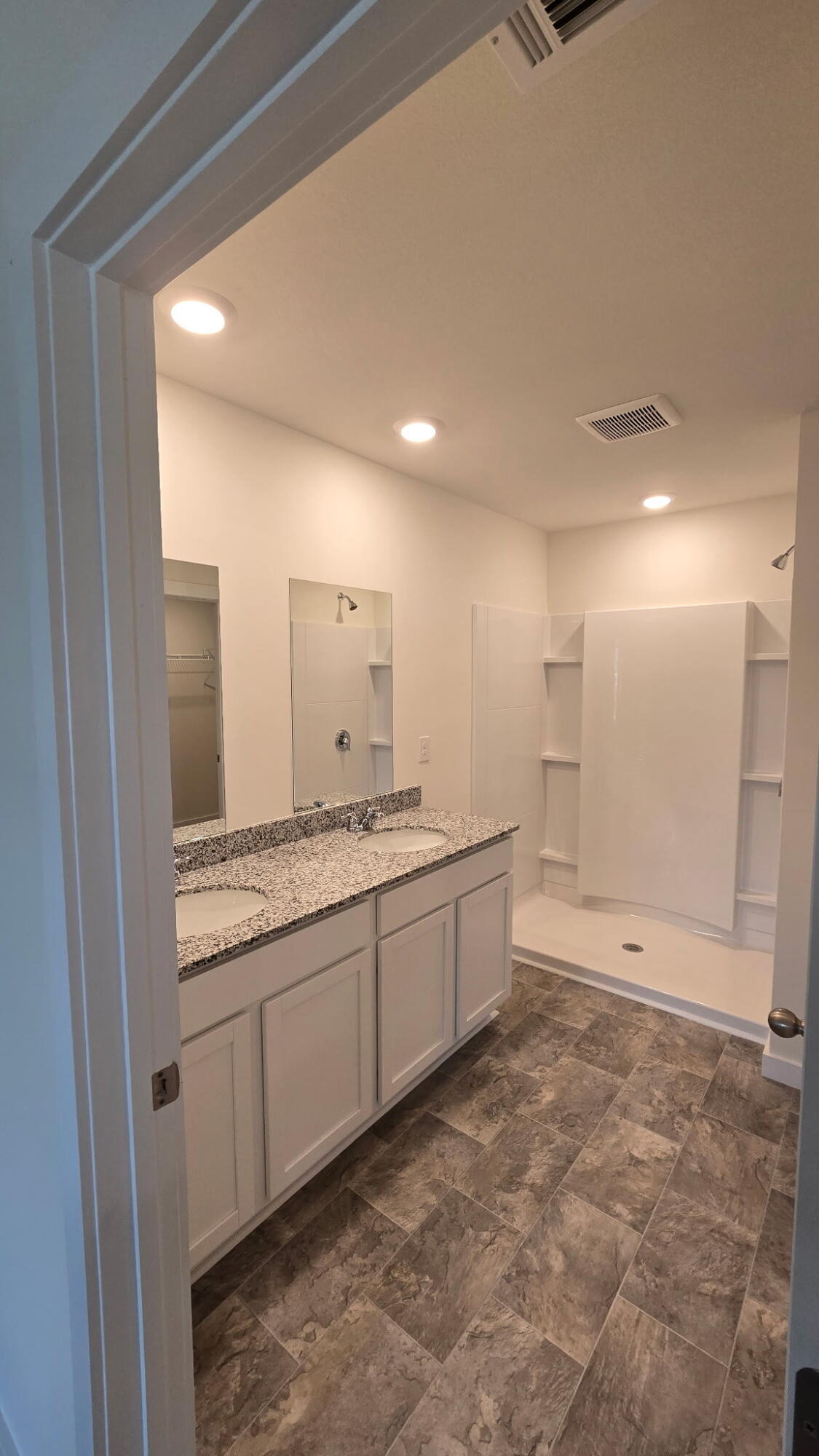 173 Fox Den Circle Dalton, GA 30721 - Photo 5 of 6 8795009453459034613