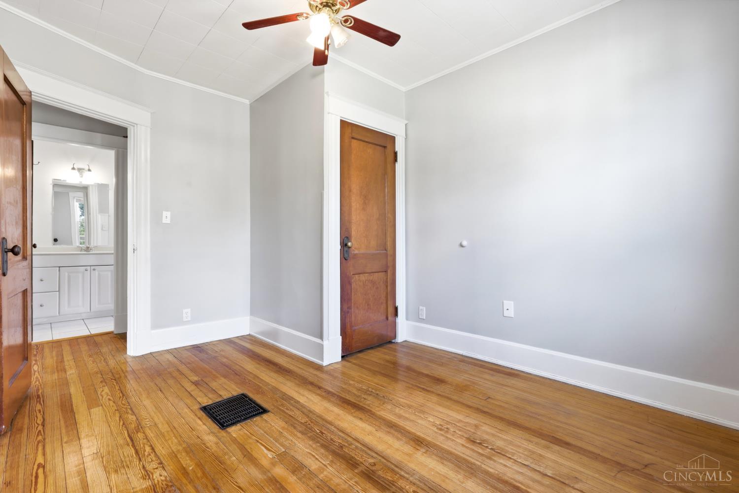 3403 Brotherton Road, Unit 2 Cincinnati, OH 45209 - Photo 13 of 24 Gallery Image 13