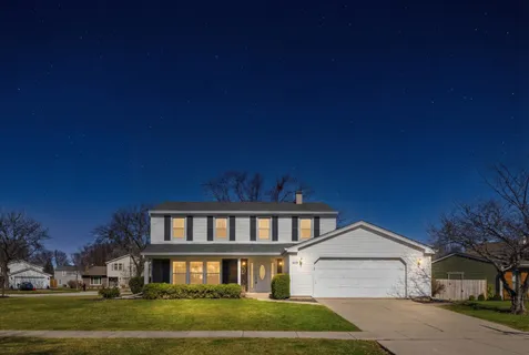 $525,000 | 628 Carriageway Drive, Buffalo Grove, IL 60089