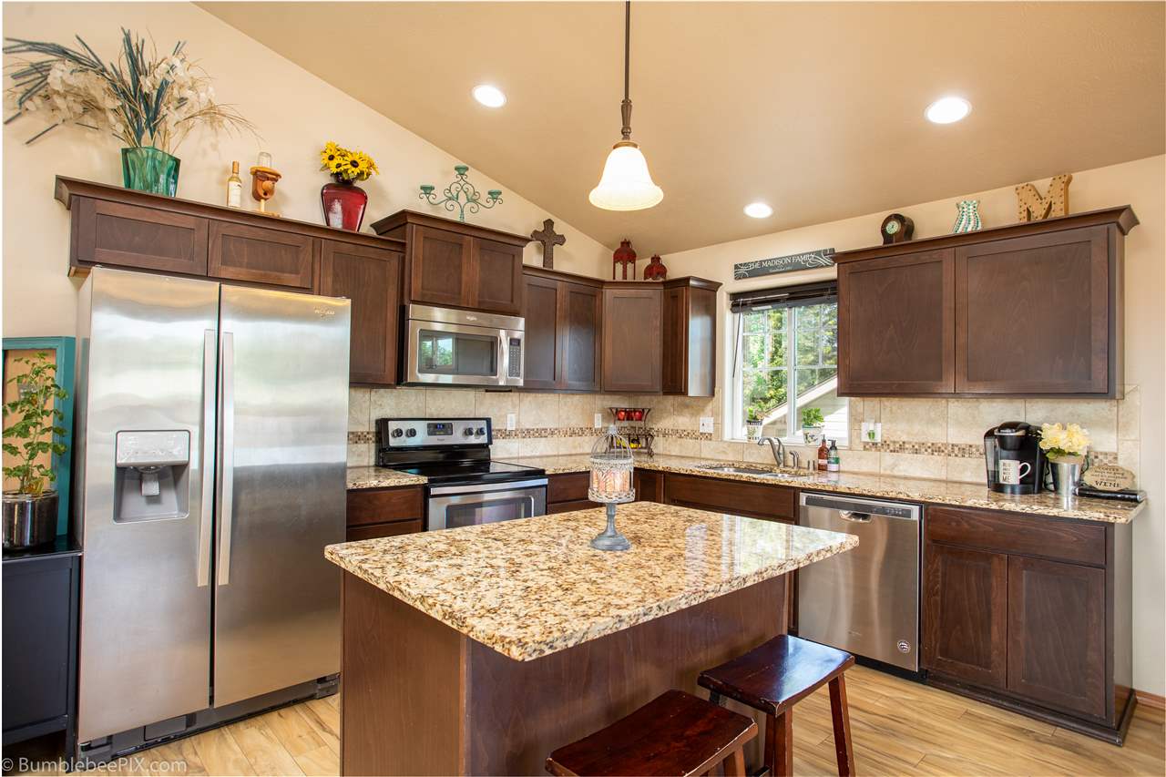 4028 South Bates Road Spokane Valley, WA 99206 - Photo 3 of 20 Gallery Image 3