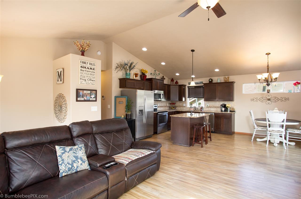 4028 South Bates Road Spokane Valley, WA 99206 - Photo 7 of 20 Gallery Image 7