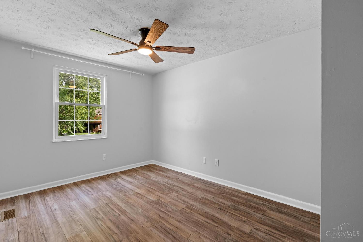 675 Woodgate Road Cincinnati, OH 45244 - Photo 25 of 38 Gallery Image 25