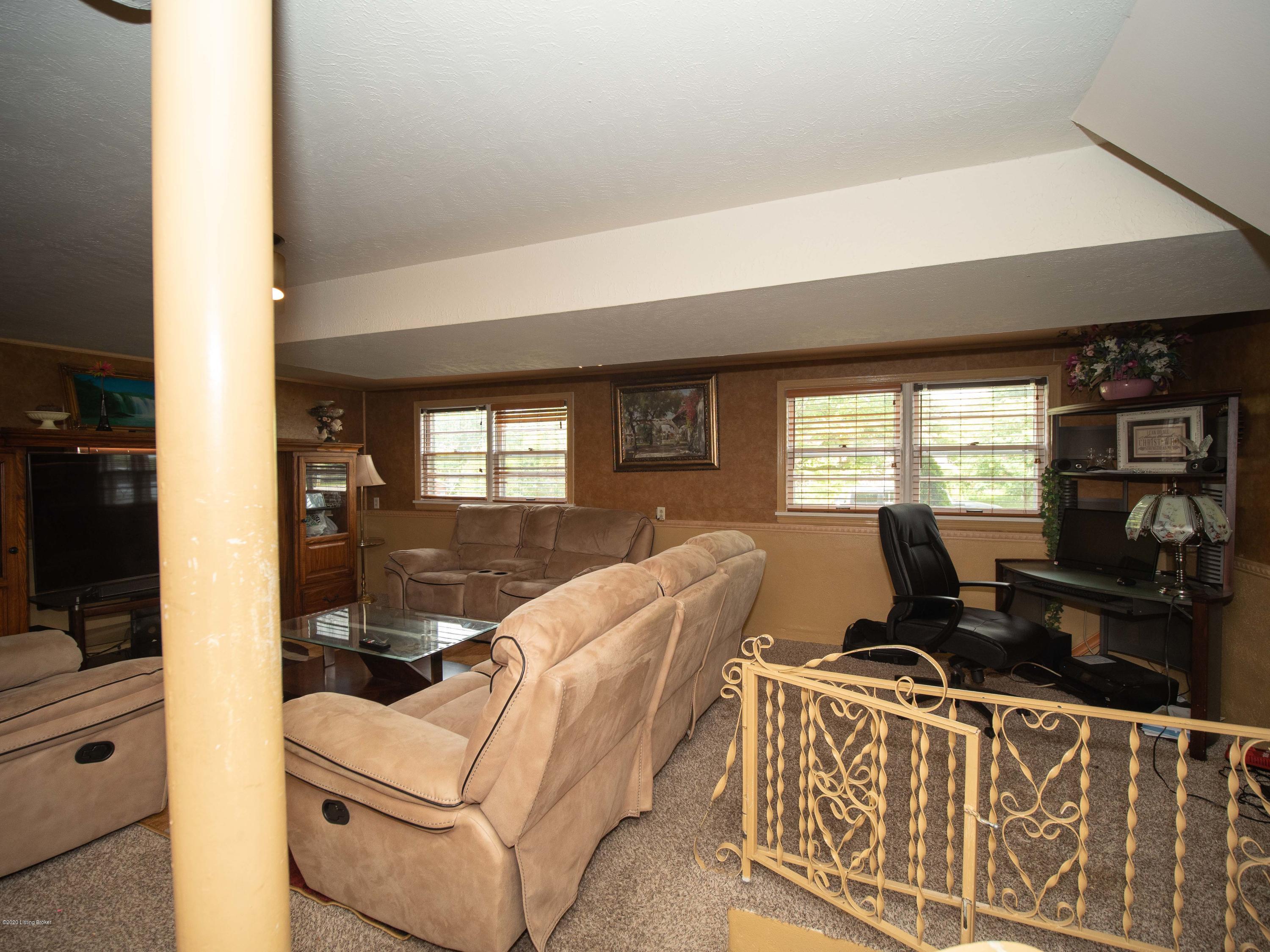 6803 Fernhaven Road Louisville, KY 40228 - Photo 29 of 50 6303 Fernhaven Road (3 of 72)