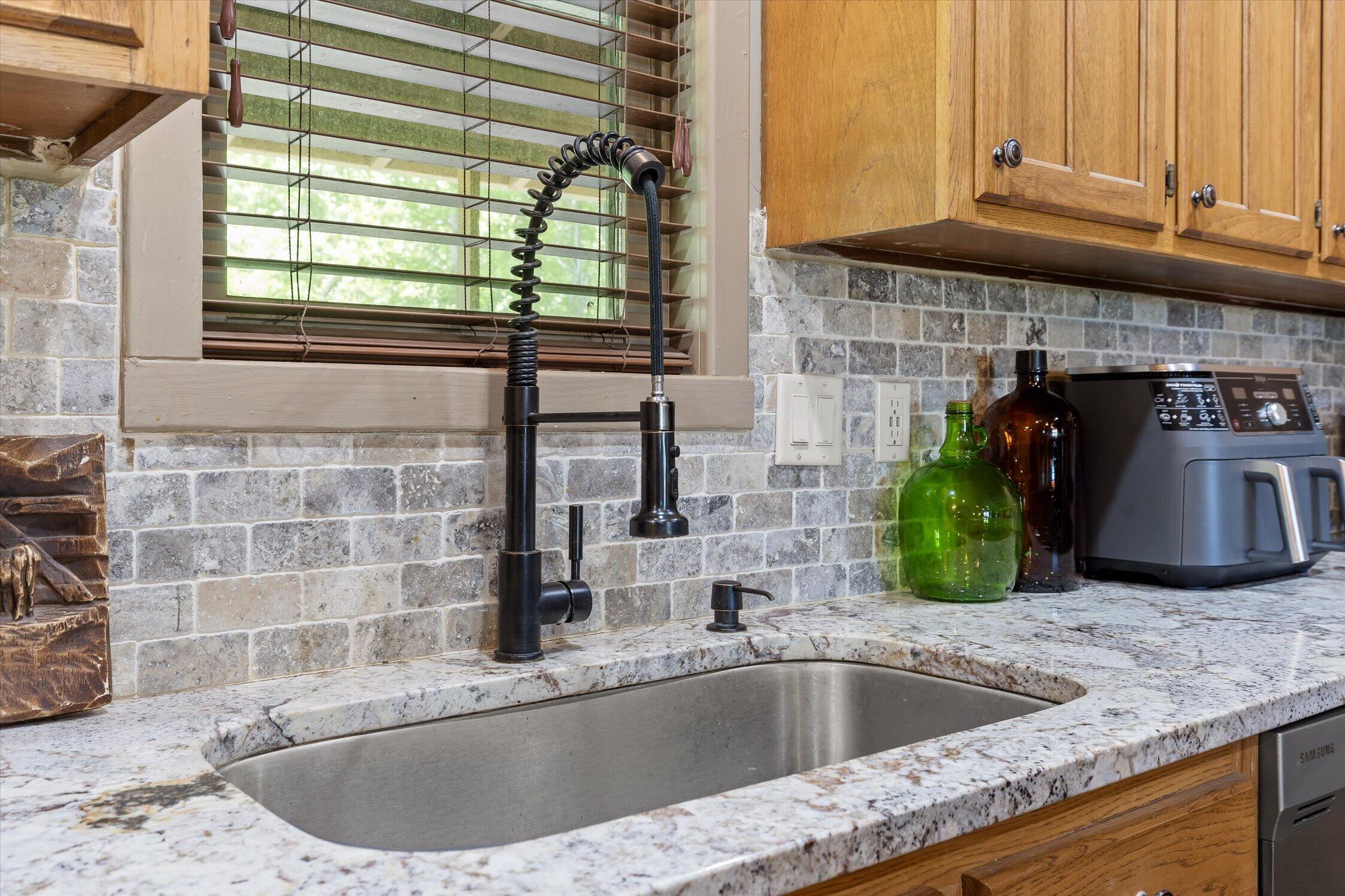 10911 East Brainerd Road Apison, TN 37302 - Photo 20 of 42 07-10911 E Brainerd Rd-32