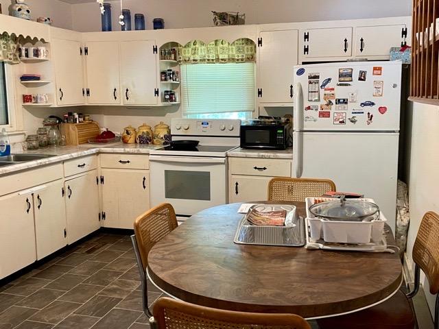 3169 Dug Gap Road Louisville, TN 37777 - Photo 5 of 10 Eat-in Area