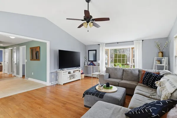 $535,000 | 100 Beacon Hill Road, West Springfield, MA 01089