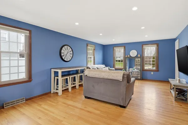 $535,000 | 100 Beacon Hill Road, West Springfield, MA 01089