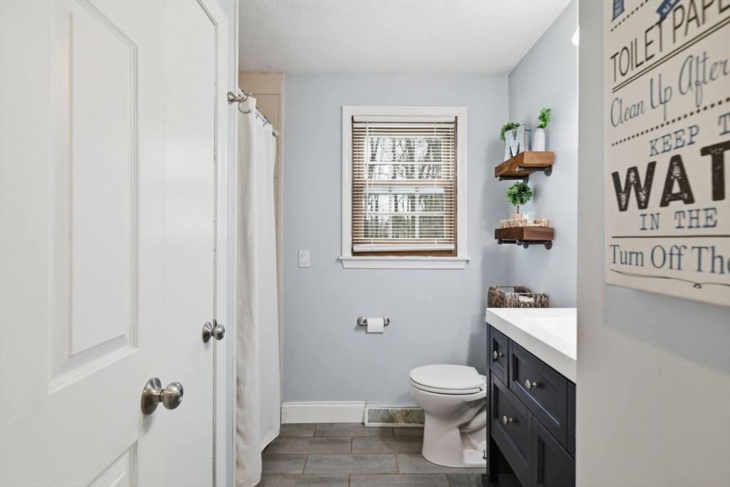 100 Beacon Hill Road West Springfield, MA 01089 - Photo 22 of 41