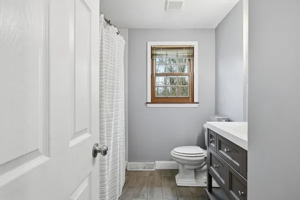 $535,000 | 100 Beacon Hill Road, West Springfield, MA 01089